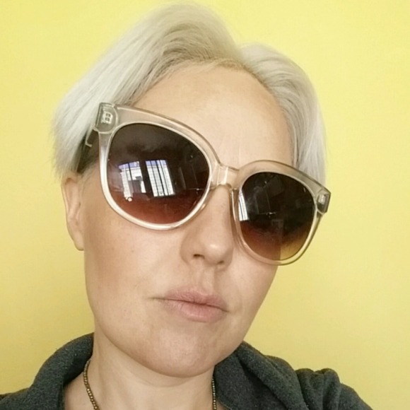 Meet your Posher, Amelia - Picture 1 of 1